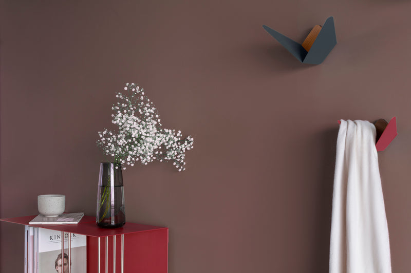Etagère Teaser — Ruby Red