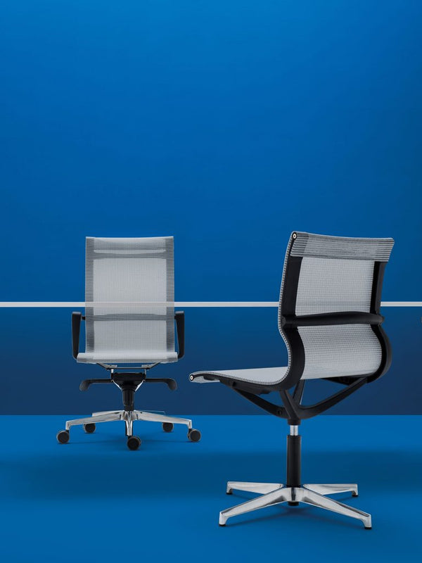 Chaise de bureau Moma dossier bas et accoudoirs — Blanc