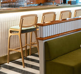 Chaise de bar Karl 2 — bouclê latte seat, beech 056-0 structure