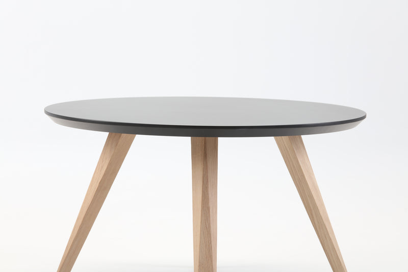 Table basse OBLIQUE — Fenix et chêne noir