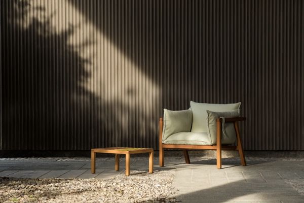 Fauteuil Outdoor UMOMOKU — Teck & coussin (200)