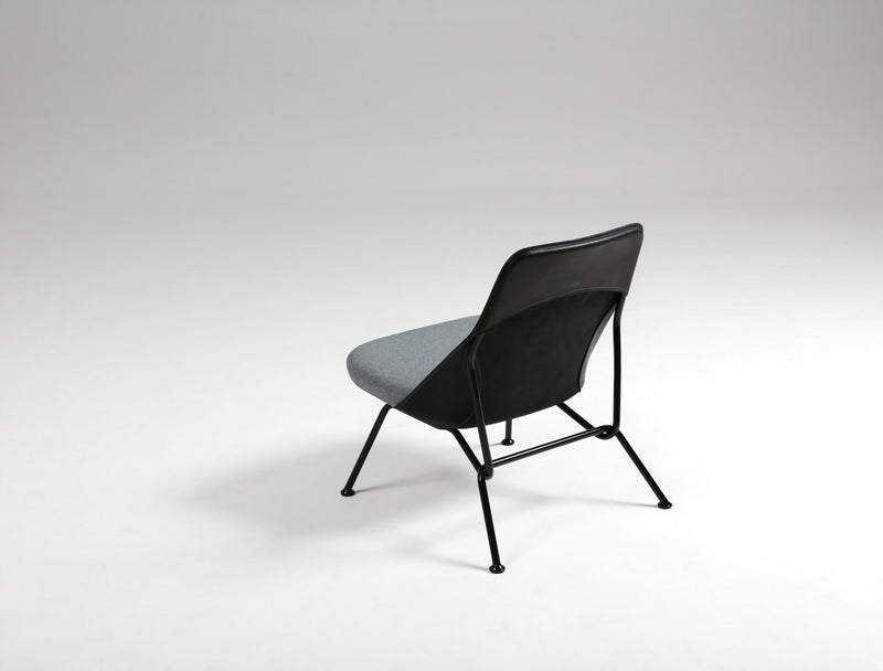 Fauteuil Bas STRAIN — Cuir noir & tissu gris