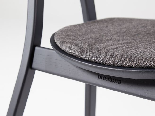 Chaise RHOMB — Chêne noir et tissu gris