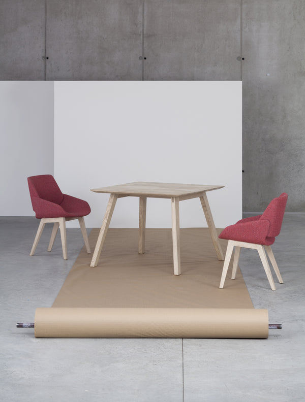 Chaise MONK chêne — Rose