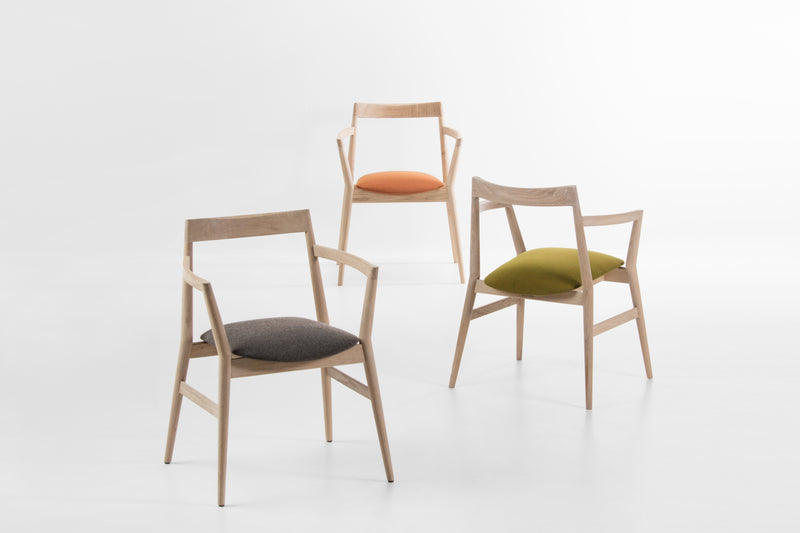 Chaise DOBRA — Chêne tissu