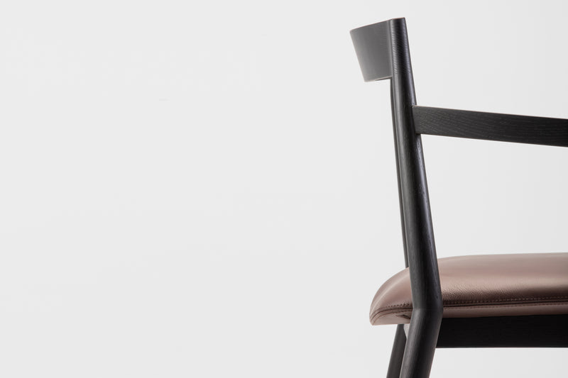 Chaise DOBRA — Chêne noir tissu