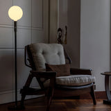 Lampadaire ajustable Poise — Graphite