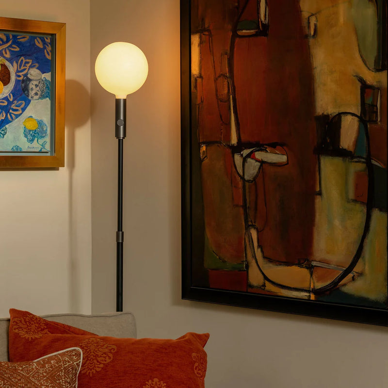 Lampadaire ajustable Poise — Graphite